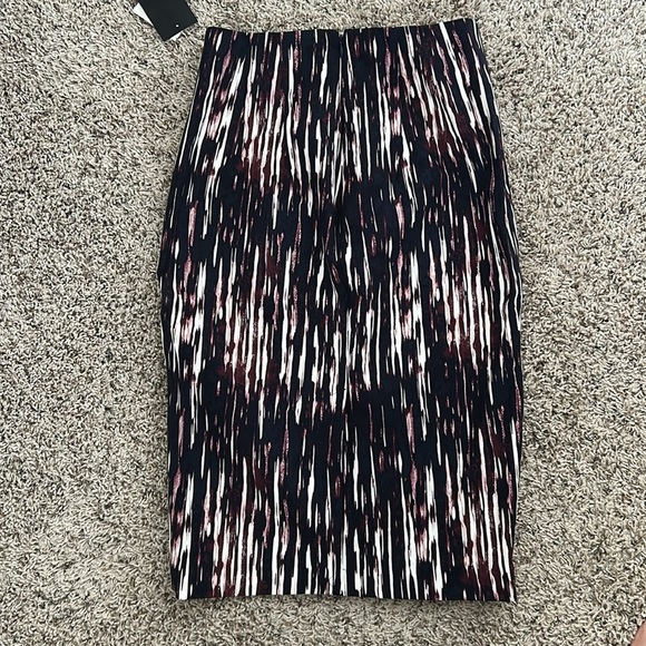 Stylish Pencil Black and White Patterned Skirt - Picture 4 of 6